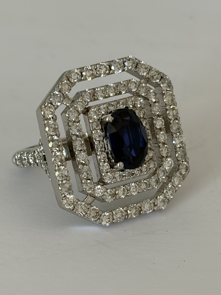 8015 - White Gold Ring With Sapphire And Diamonds-photo-4