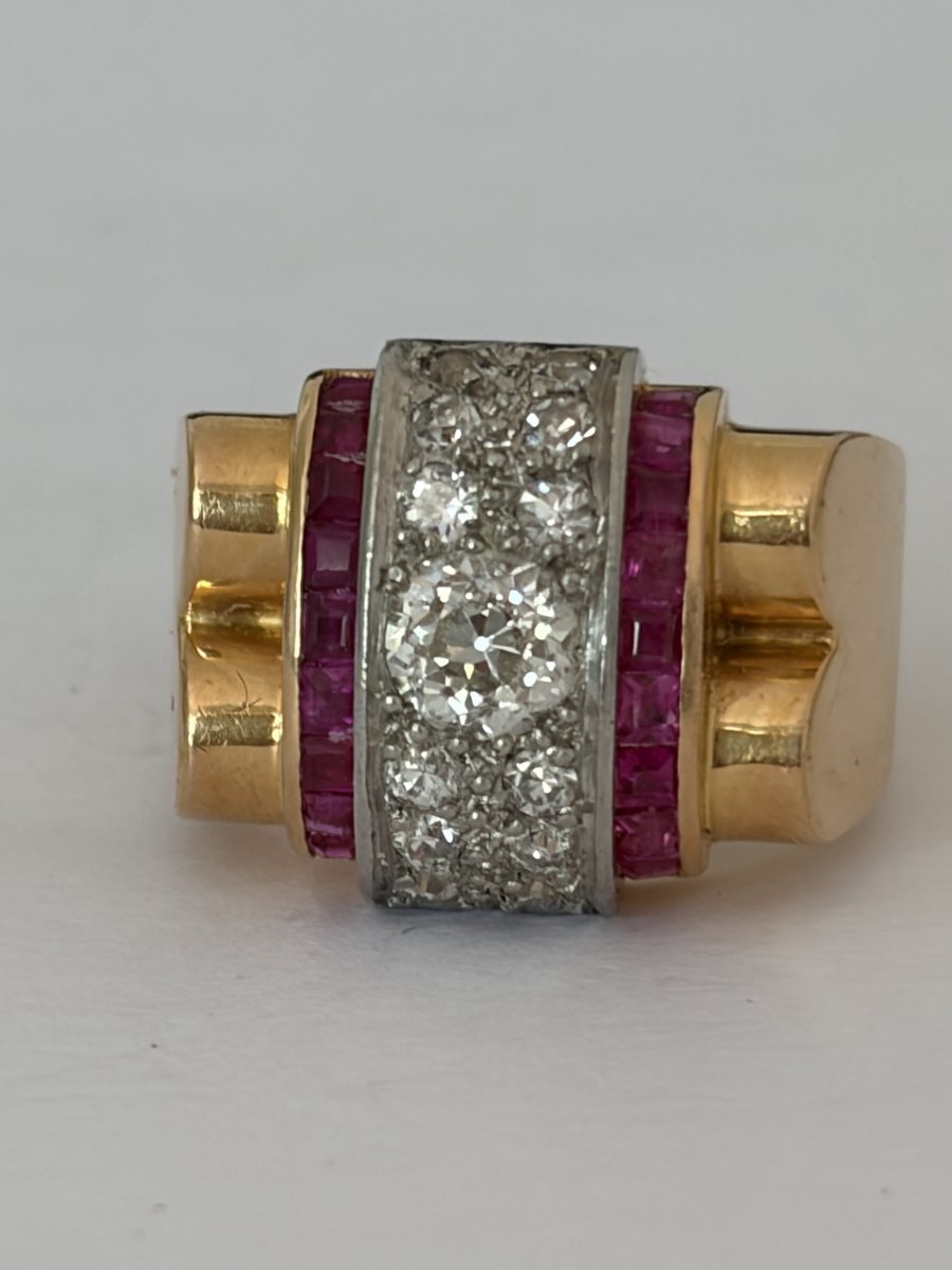 8016 - White Gold Ring With Sapphire And Diamonds