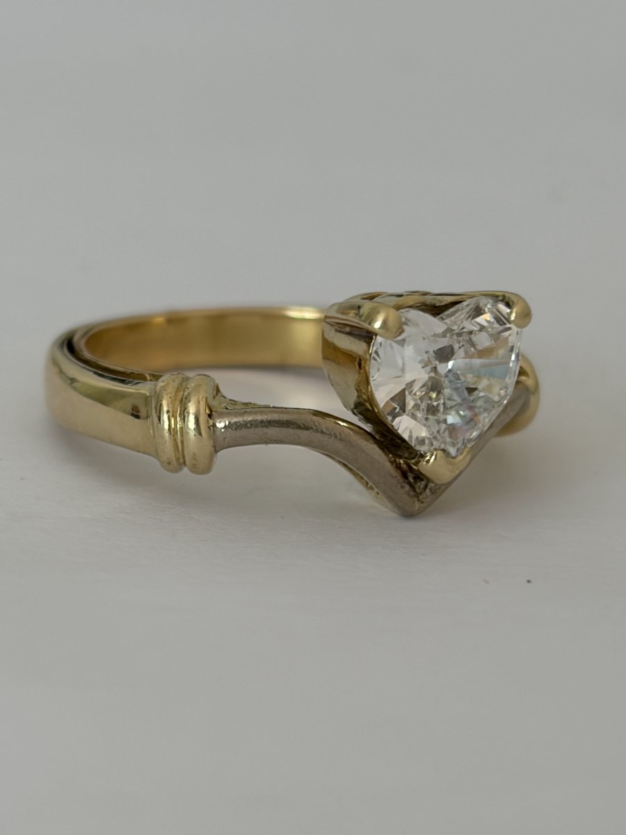 8019- Bague Vintage Or Jaune et Gris Diamant Taille Cœur de 1,00 ct-photo-3