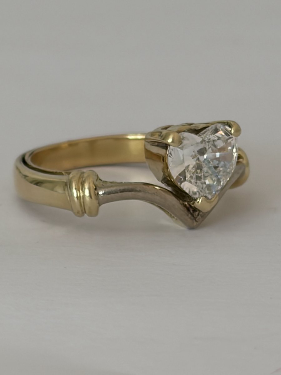 8019- Bague Vintage Or Jaune et Gris Diamant Taille Cœur de 1,00 ct-photo-2