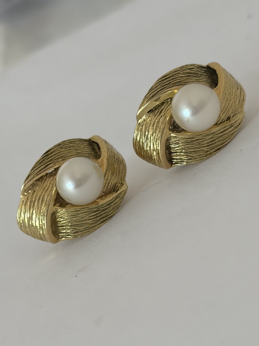 8037 - Vintage Yellow Gold Akoya Pearl Earrings