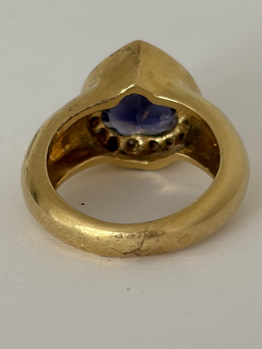 8073 - Vintage Yellow Gold Amethyst Heart Ring With Diamonds-photo-2
