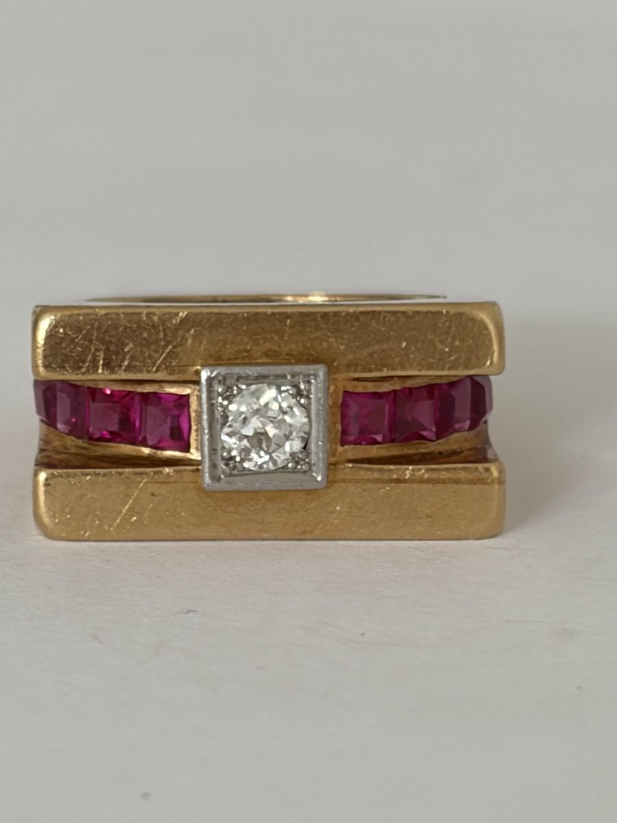 8085- Bague Tank Or Jaune Diamant Pierres Rouges