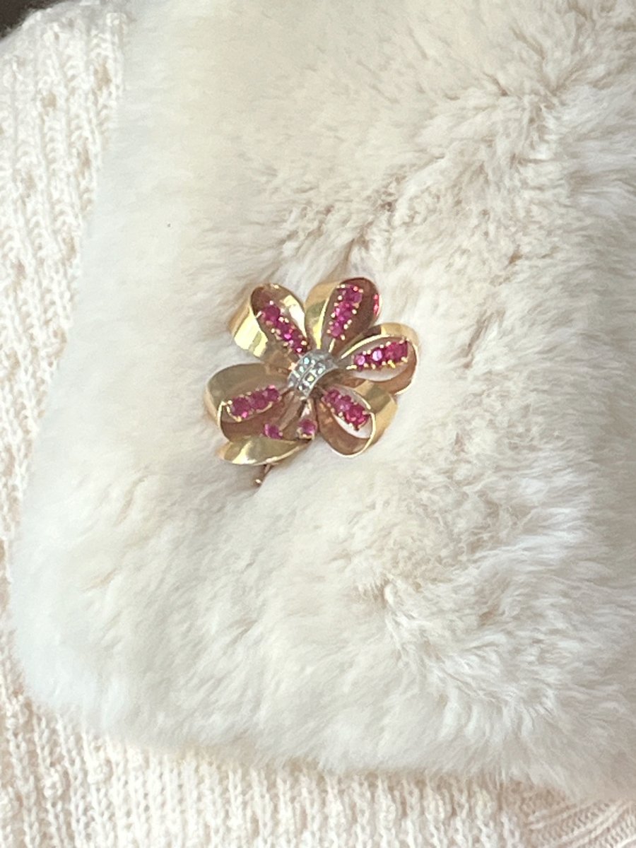 5413 - Vintage Rose Gold Bow Brooch With Diamonds And Rubies-photo-4
