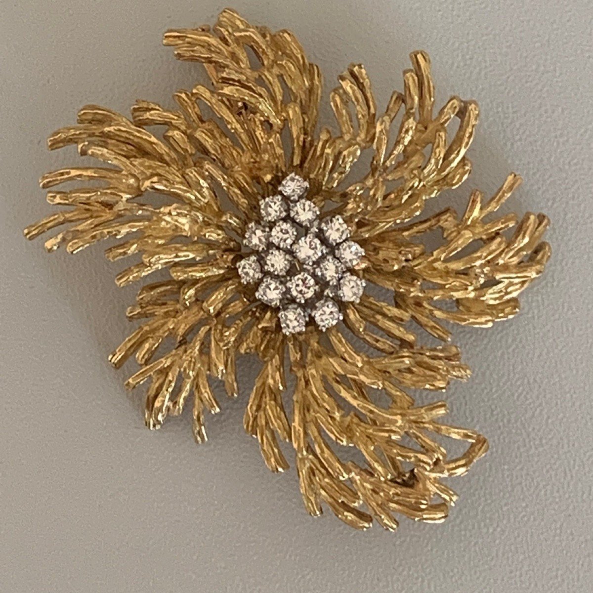 Flower Brooch Yellow Gold Diamonds