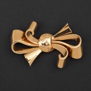 2822 – Brooch Yellow Gold Diamonds Years 40