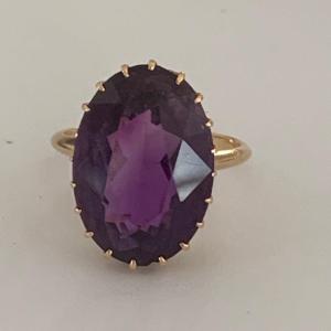 2405 – Amethyst Yellow Gold Ring