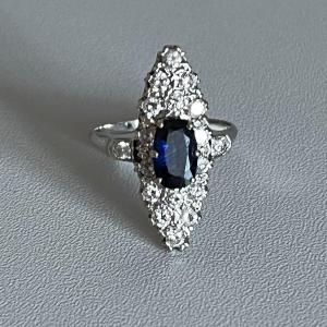 3845– Bague Marquise Or Gris Saphir Diamants