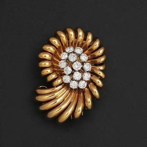 111– Broche Fleur Or Jaune Diamants 2,80 Ct Années 50