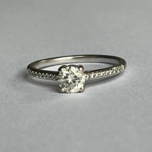 4187– Bague Solitaire Or Gris Diamant 0,51 Ct