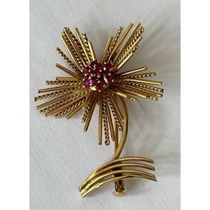 4280 – Brooch Years 60 Ruby Yellow Gold