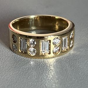 4914- Yellow Gold Bangle Ring With Baguette Diamonds And Round Diamonds