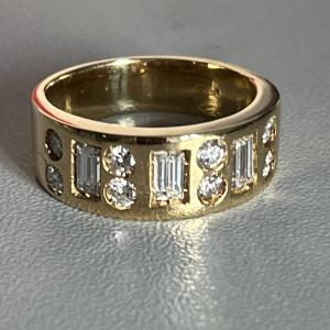 4914- Bague Jonc Or Jaune Diamants Baguette Et Diamants Ronds