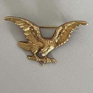 3986- Yellow Gold Pearl Eagle Brooch
