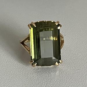 5153- Yellow Gold Green Tourmaline Ring