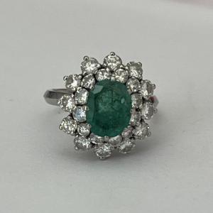 5487c- Platinum Emerald Diamond Ring