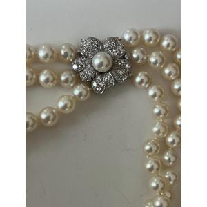 5497- Collier 3 Rangs Très Belles Perles Akoya Fermoir Or Gris Diamants