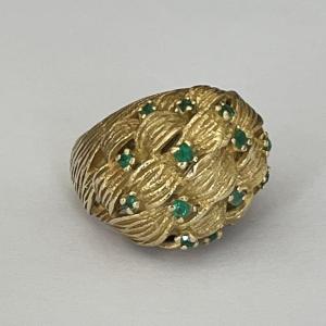 5582- Yellow Gold Chiseled Emeralds Ball Ring