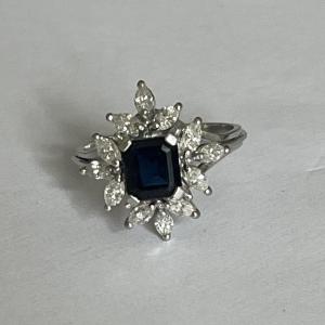 5526- Bouquet Ring White Gold Sapphire Diamonds