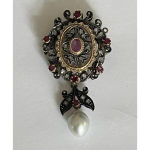 5549- Broche Ancienne Or Argent Rubis Diamants Perle Baroque