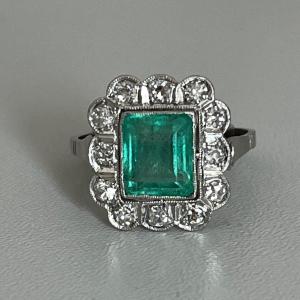 5647- Platinum Emerald Diamond Ring