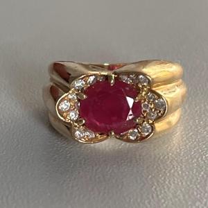 6354- Yellow Gold Ring Godronné Ruby Diamonds