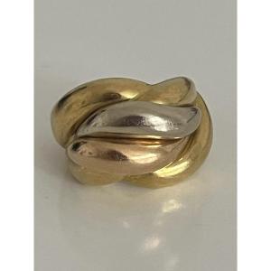 6946- Interlaced Ring 3 Golds
