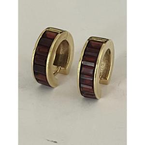 6916- Yellow Gold Garnet Earrings