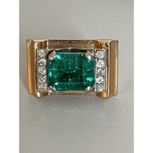 7285 - Yellow Gold Signet Ring With Green Stone And Diamonds