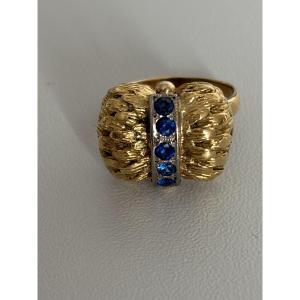 7422 - Bague Vintage Or Jaune Ciselé Saphirs