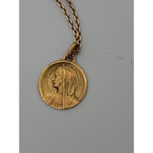 7488 - Yellow Gold Religious Medal With Chain