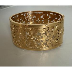 7610 - Large Yellow Gold Cuff Bracelet 45 G