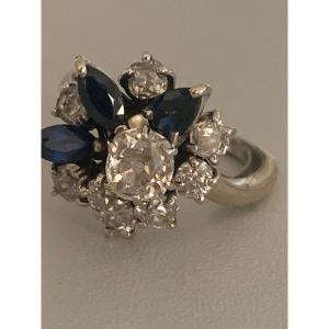 2621 - Bague Vintage Or Gris Diamants (1,60 ct) Saphirs
