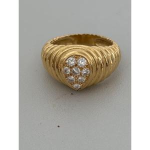 7596- Bague Chevalière Or Jaune Godronné Diamants