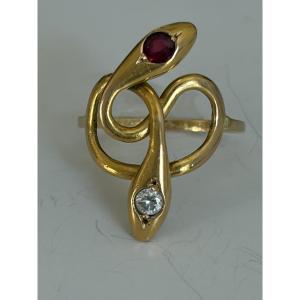 7841 - Yellow Gold Snake Ring With Red And White Stones