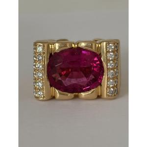 8053 - Stunning Yellow Gold Signet Ring With Rubellite And Diamonds