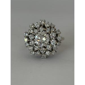 8108- Bague Fleur Vintage Or Jaune Diamants (1,00 ct au centre)