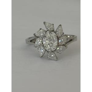 7941- Bague Vintage Or Gris Diamants (1,80 ct au total)