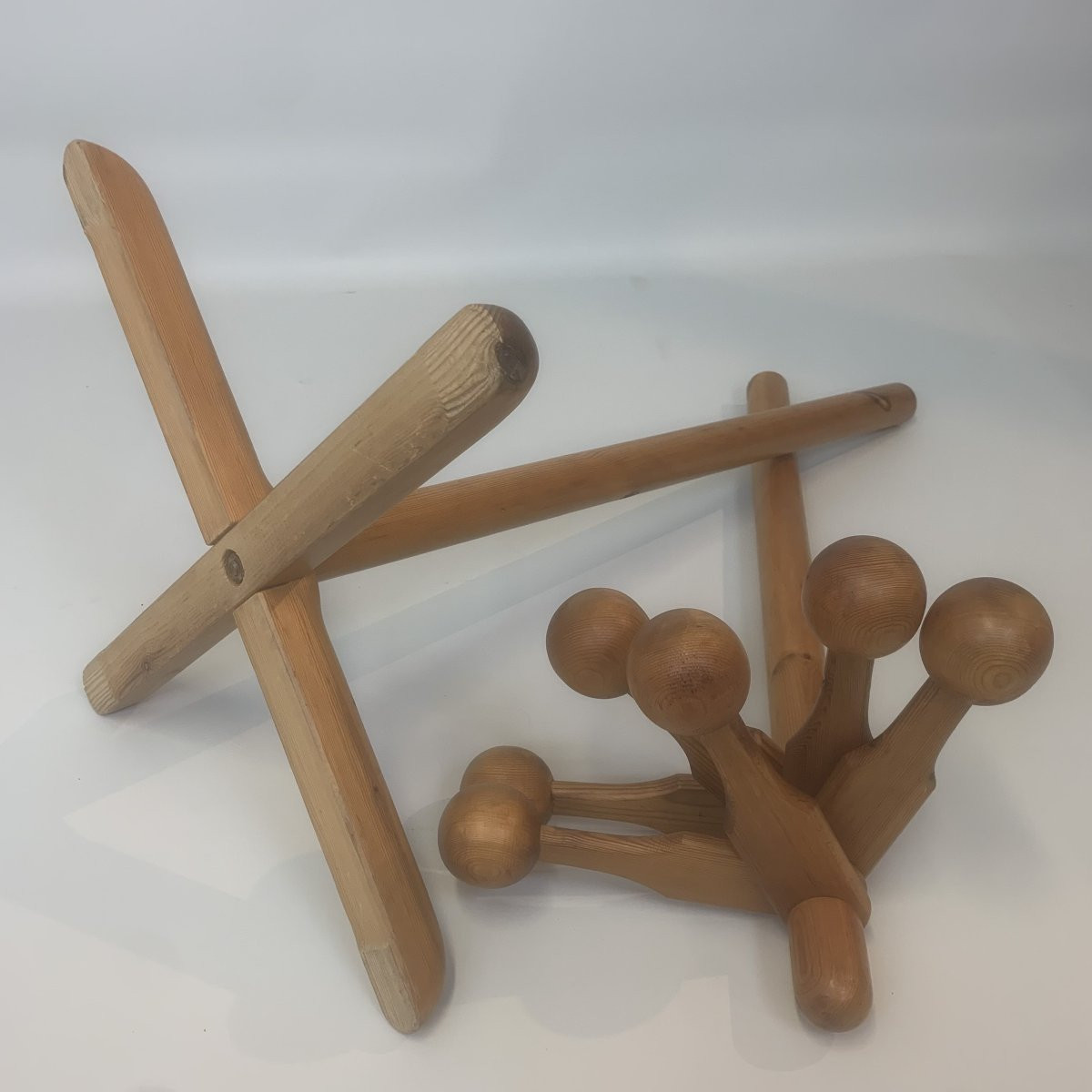 “les Arcs Miribel” Coat Rack By Charlotte Perriand -photo-3