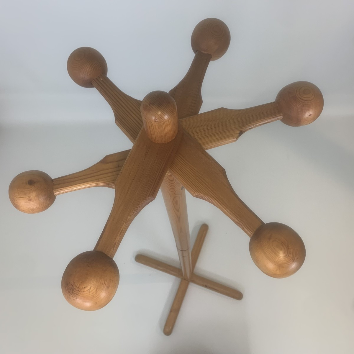 “les Arcs Miribel” Coat Rack By Charlotte Perriand 