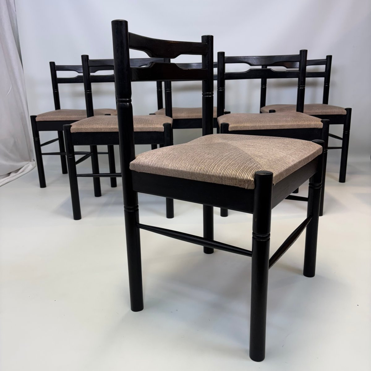 Lot de 6 chaises de salle à manger De Coene Frères. -photo-2