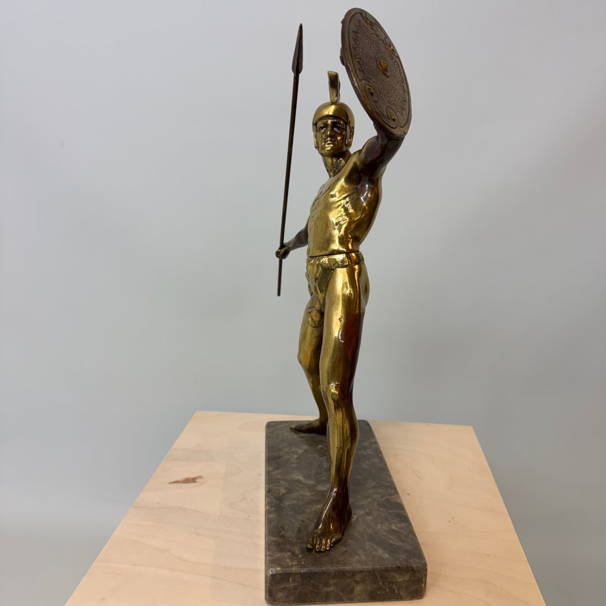 Sculpture en laiton représentant Achille sur un socle en marbre-photo-3