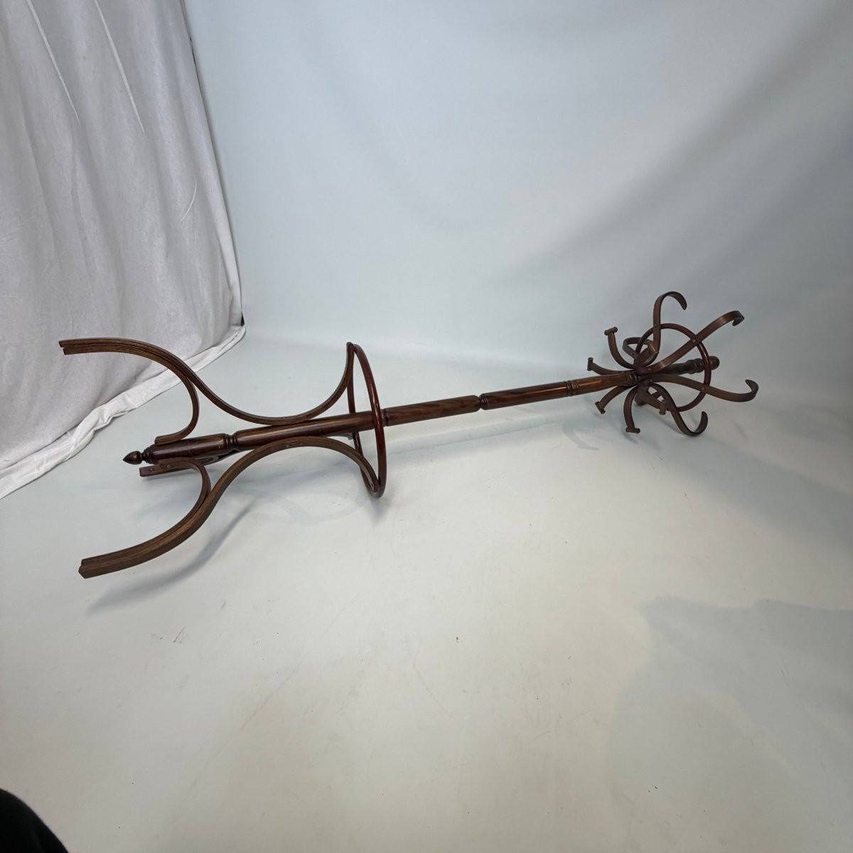 Porte-manteau en bois courbé de style Thonet « Perroquet »  -photo-6