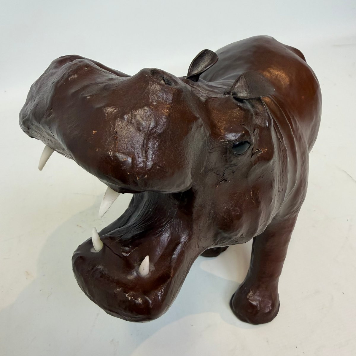 Hippopotame en cuir du milieu du siècle-photo-2