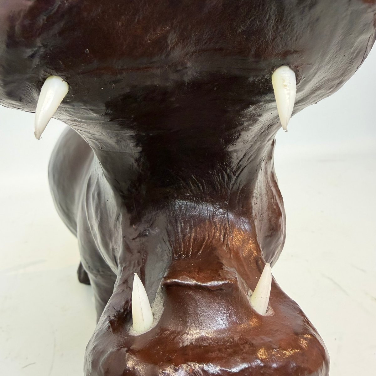 Hippopotame en cuir du milieu du siècle-photo-6