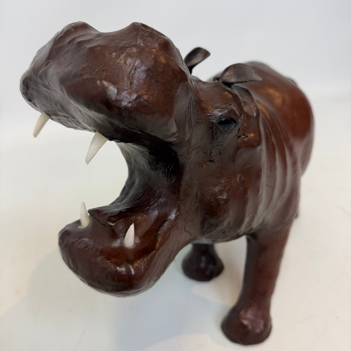 Hippopotame en cuir du milieu du siècle-photo-7