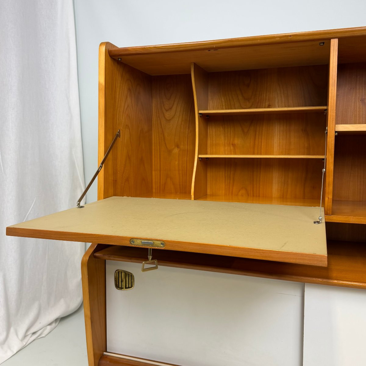 Mid-century Modern Sideboard-photo-4