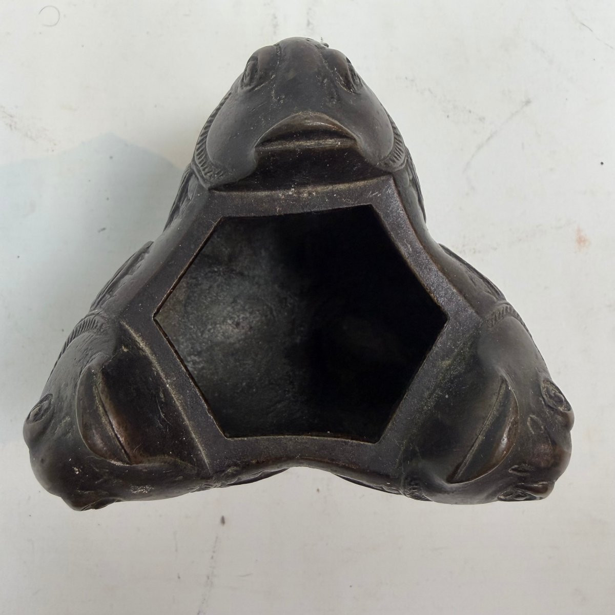 Okimono en bronze patiné -photo-3