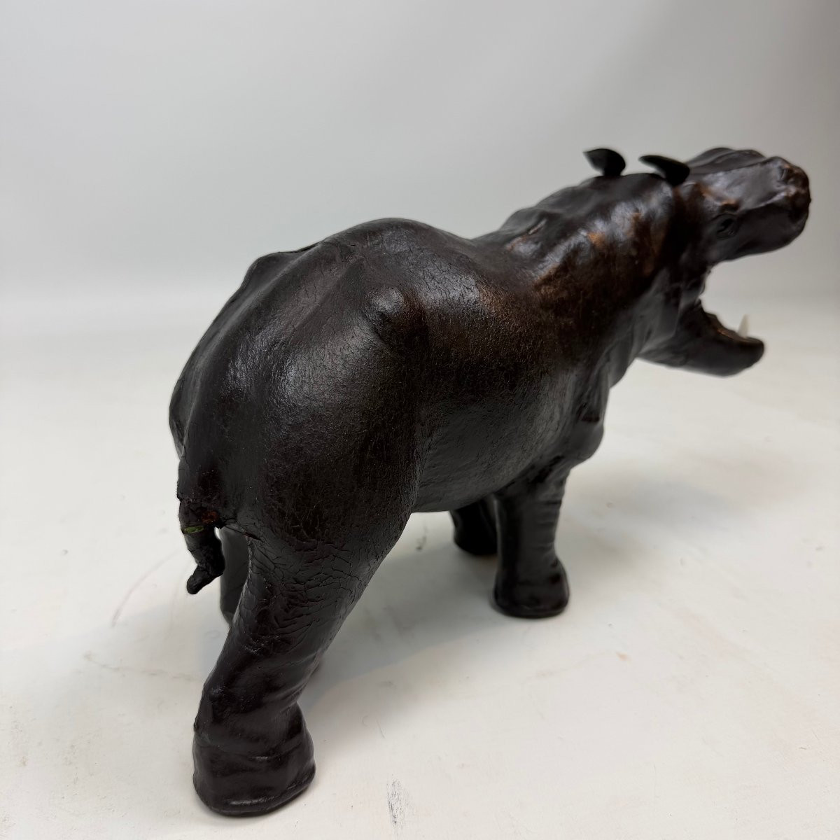 Hippopotame en cuir du milieu du siècle -photo-3