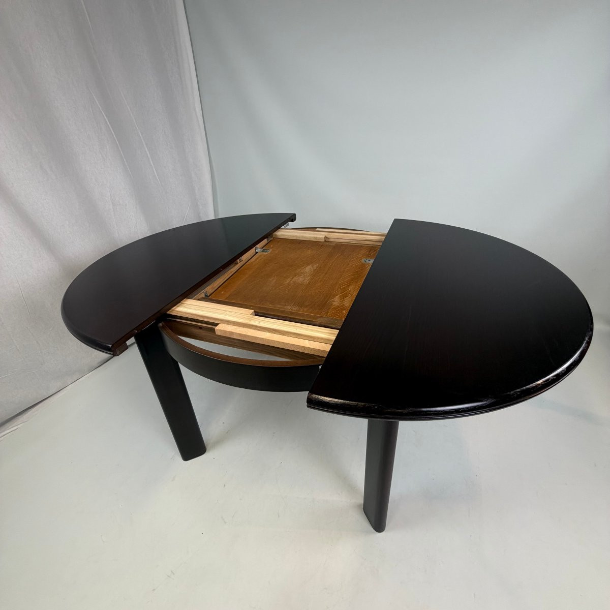 Mid-century Modern Style Extendable Round Table-photo-3